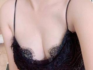 CandySweet26 - Travel, shopping, learning language, music,... - Welcome. I'm alone. I'm looking for a nice, generous, and rich boyfriend. Join support and play with me. I will make you happy cum cream and squid... I love you so much.