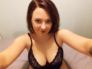 HotBlanca - Swimming, walking and going to discos - Hello guys, who is with me? I am a nice woman for whom camming is new territory but I am open and always ready to get to know new things. I like being in sexy underwear